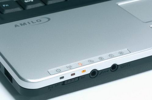 Fujitsu-Siemens AMILO Pi-1505   2  USB